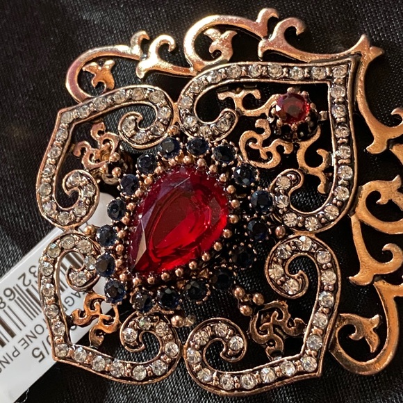 Beautiful Brooch by Howard’s Love in spades - Picture 4 of 10